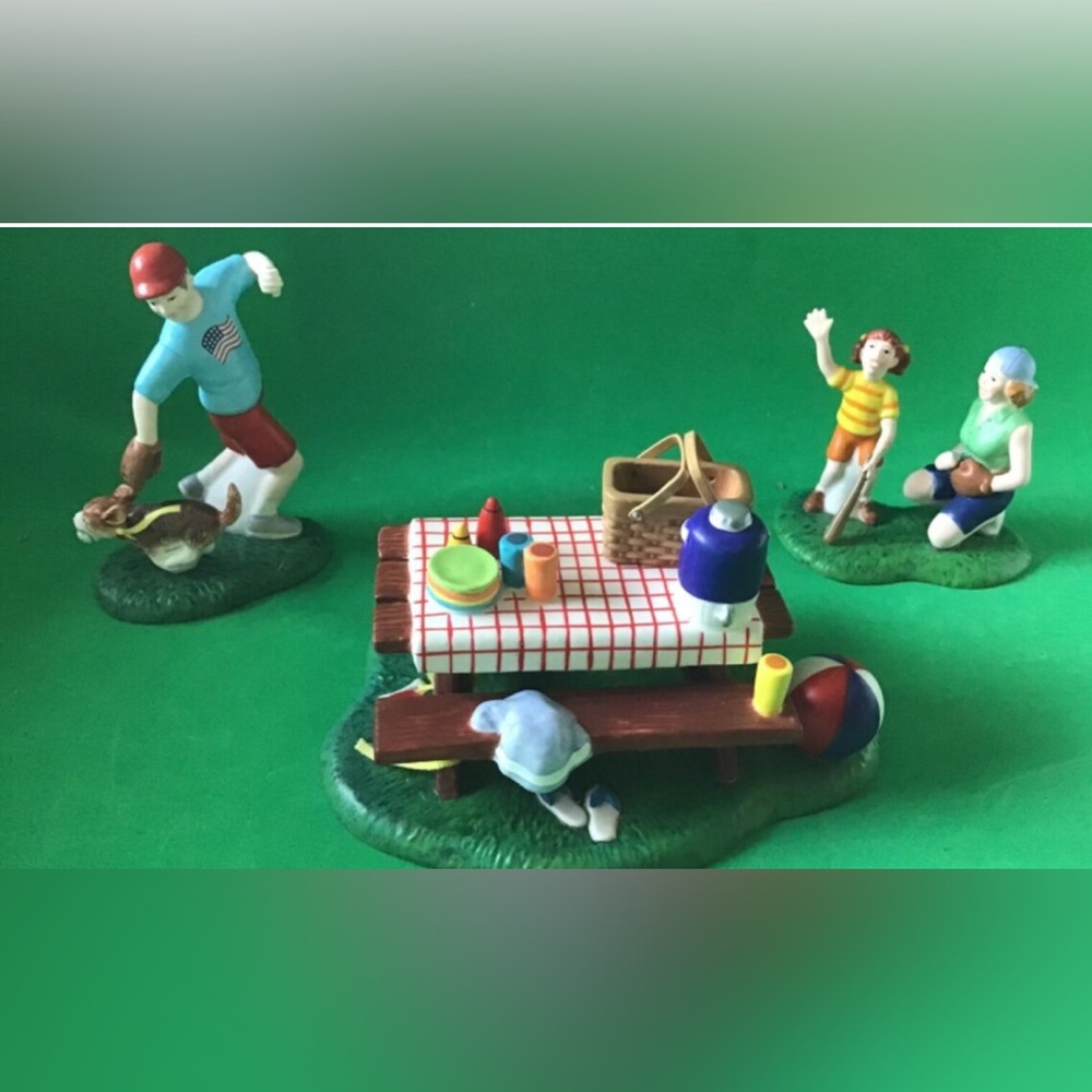 Dept 56 Snow Village - Summertime Family Picnic set of 2 Figurine Baseball 55180 - Picture 8 of 8